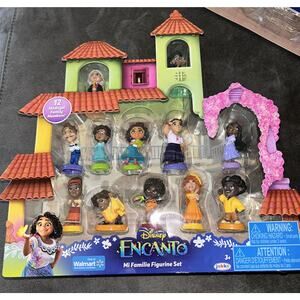 Disney Encanto 21918 Mi Familia 12 Mini Figure Set